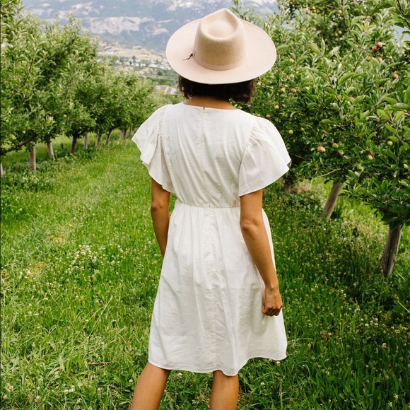 EMBROIDERED CORAL FLORAL DRESS - Picture 9 of 11